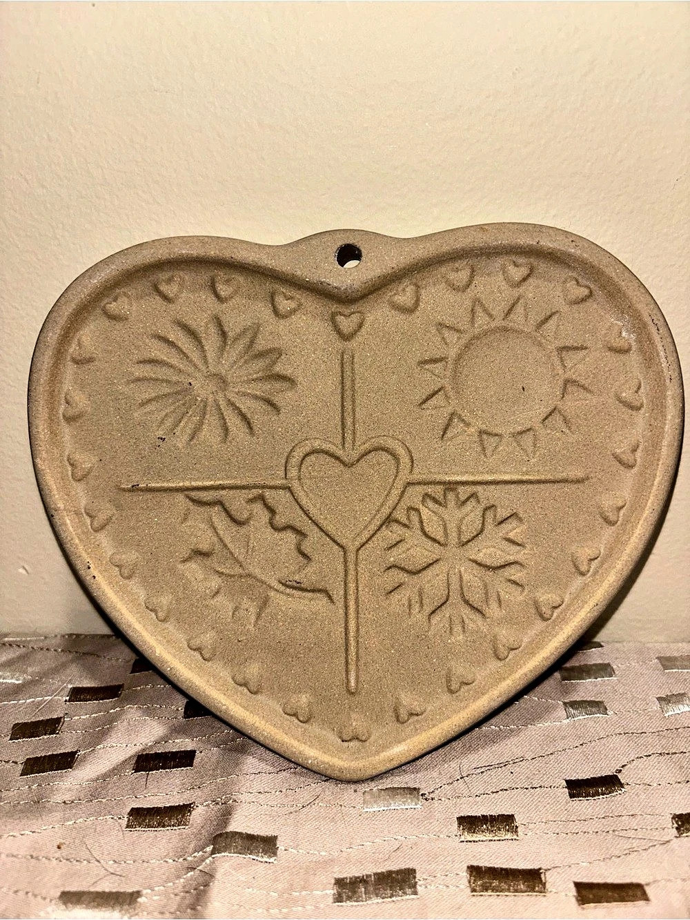 The Pampered Chef Seasons of the Heart Stone Bakeware, Vintage .